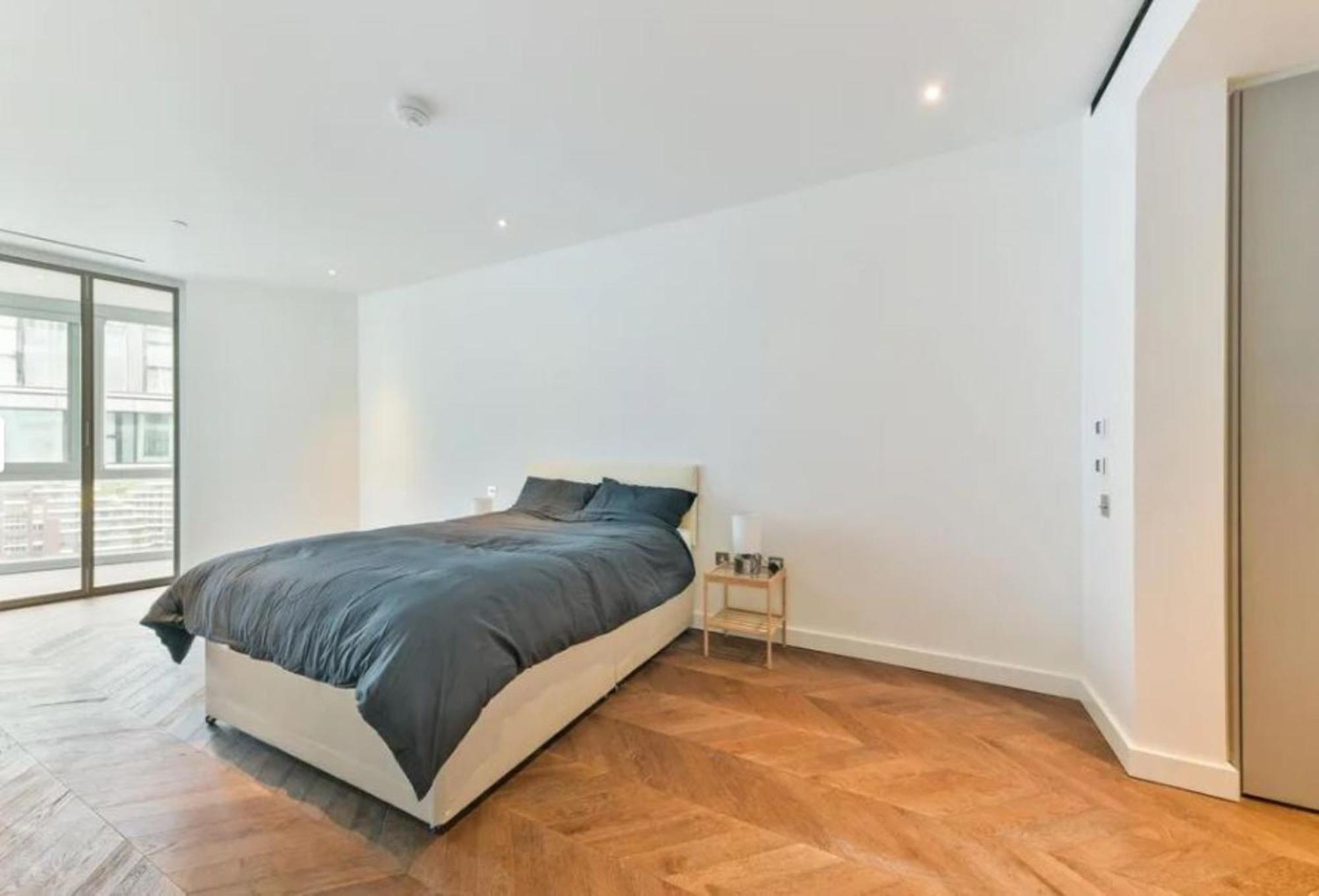 Battersea 2 Bed Riverside Londra